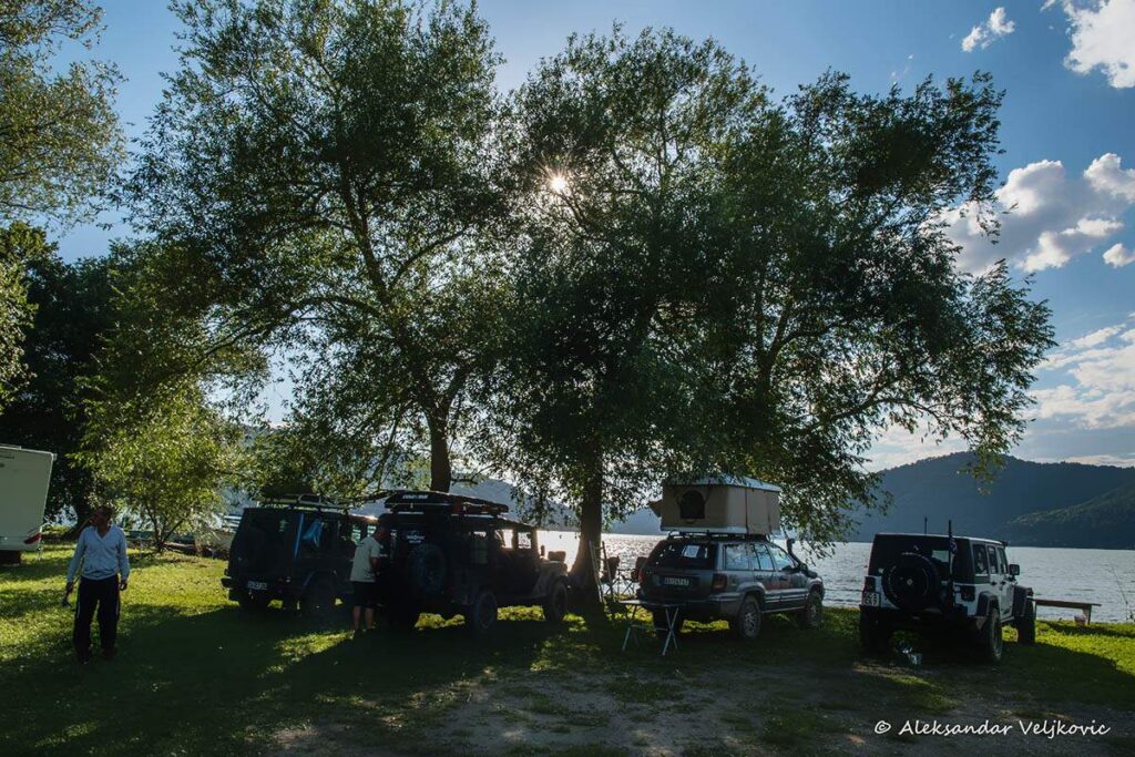 npl-overland-Offroad-Tour-Serbien-Steinboegen-2018 (2)