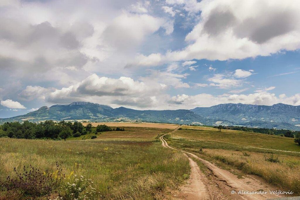 npl-overland-Offroad-Tour-Serbia-Steinboegen-2018 (53)