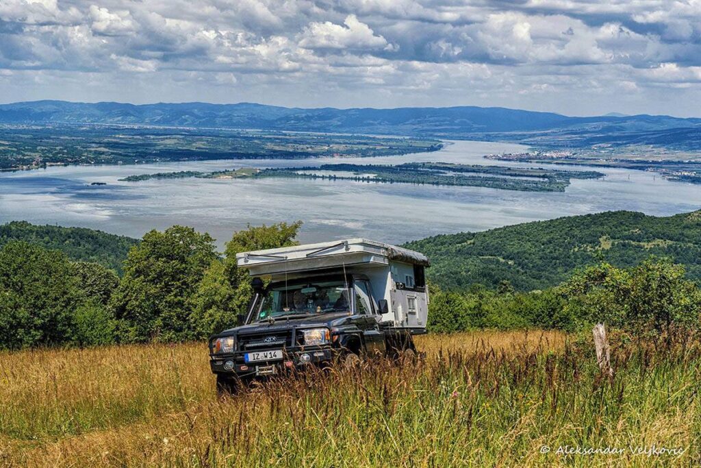 npl-overland-Offroad-Tour-Serbien-Steinboegen-2018 (76)